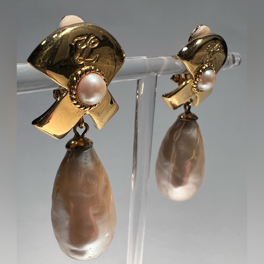 Karl Lagerfeld Bijoux Fan Top Pearl Drop Earrings